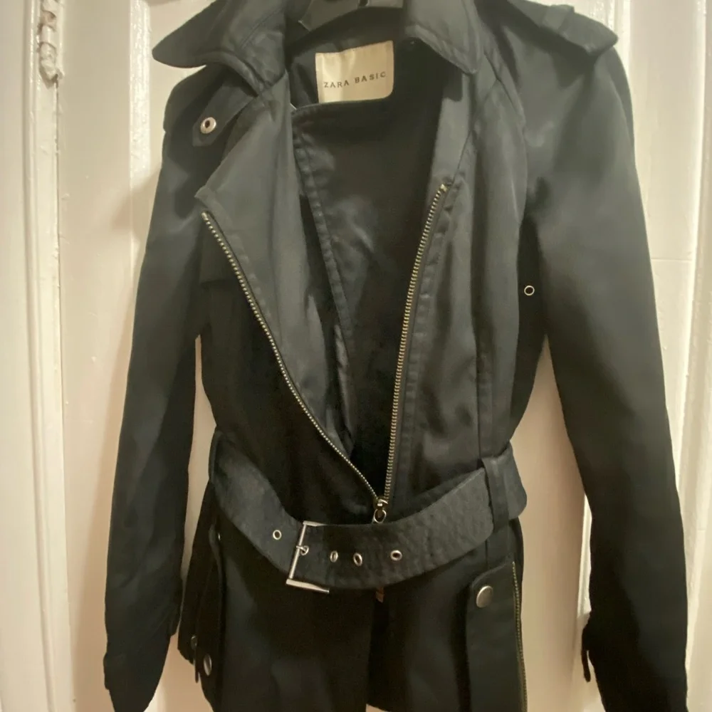 Black trench style jacket- zara basics- - Picture 3 of 5